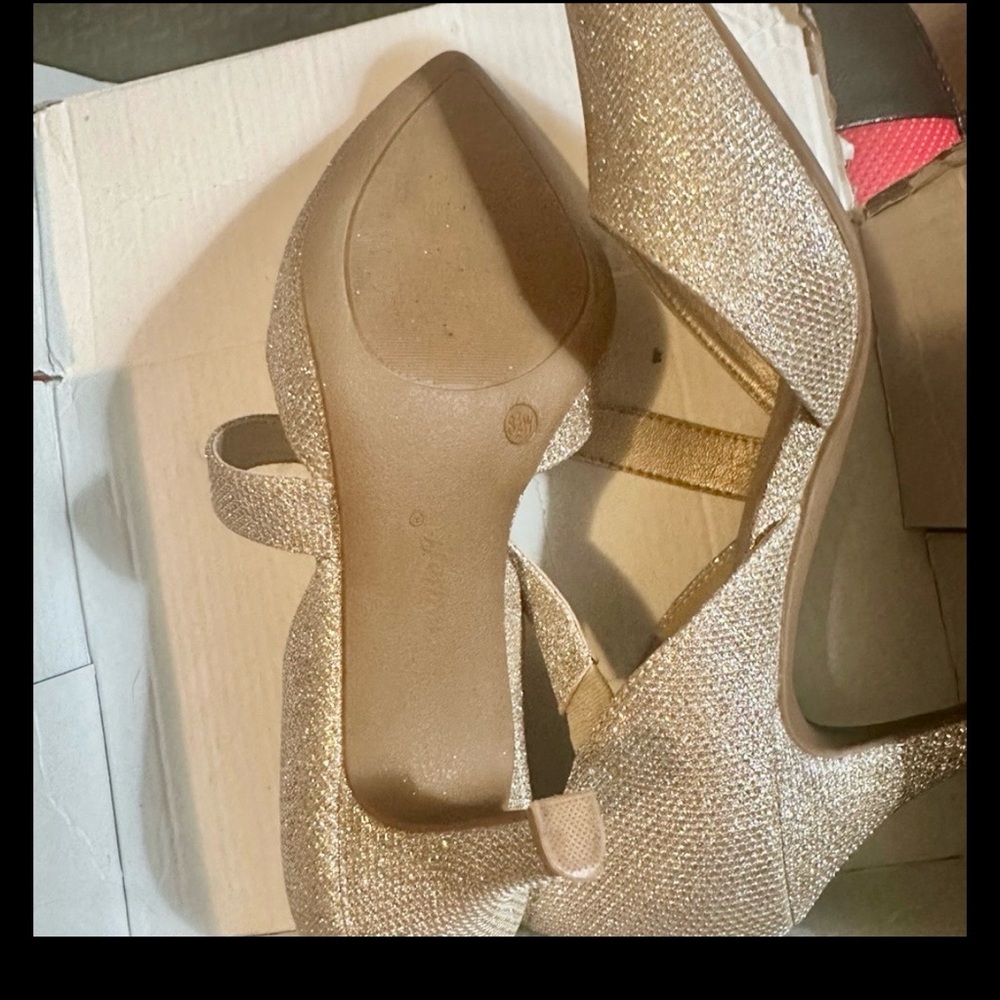 Sparkle Pointed-Toe Ankle Strap Heels in Gold - Picture 4 of 4